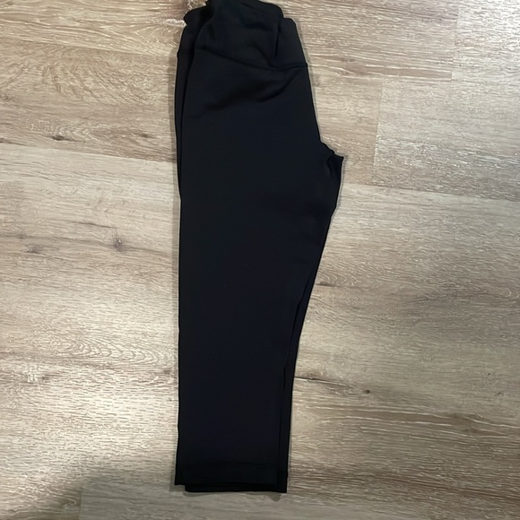 Lululemon Run: Track Attack Crop Leggings - Picture 9 of 9